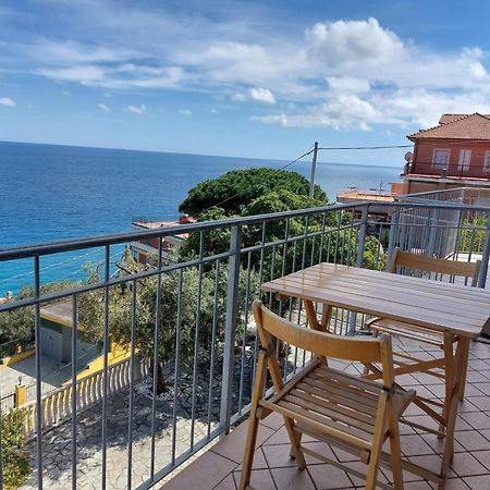 Una Finestra Sul Mare Home 1 Берджеджи Екстериор снимка