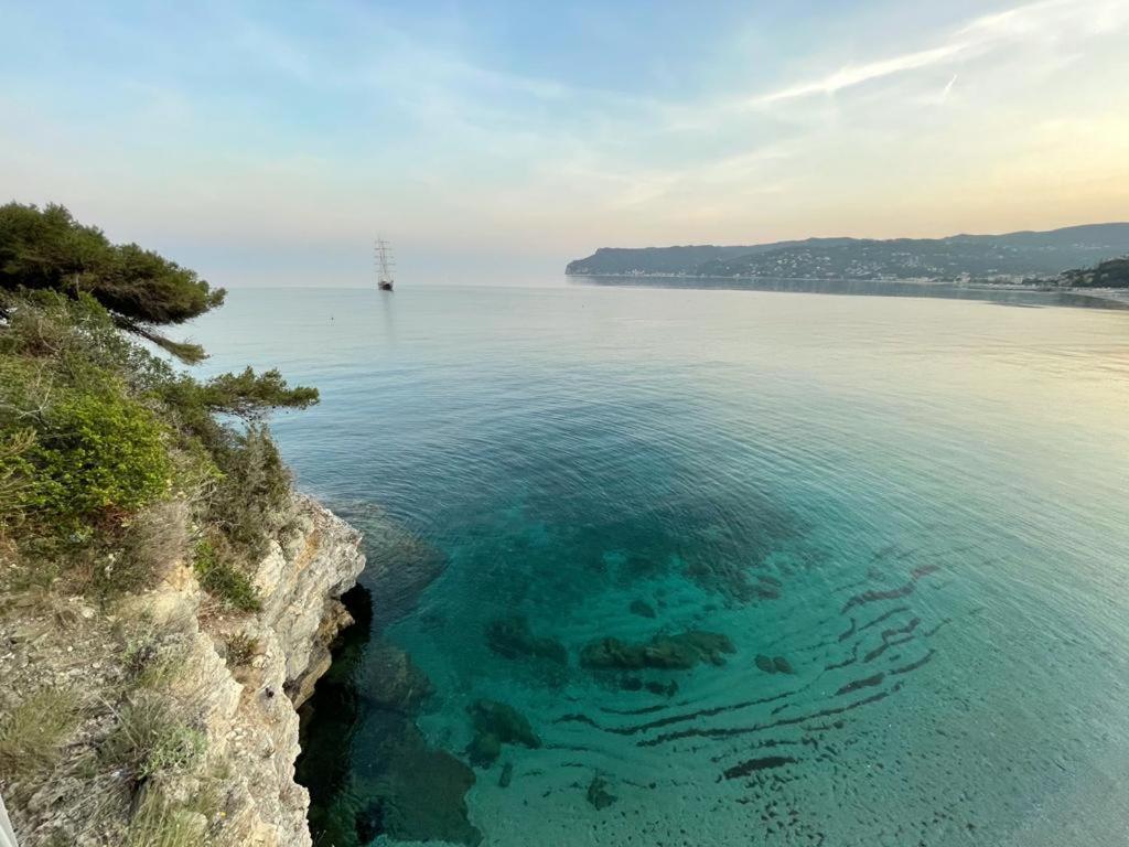 Una Finestra Sul Mare Home 1 Берджеджи Екстериор снимка